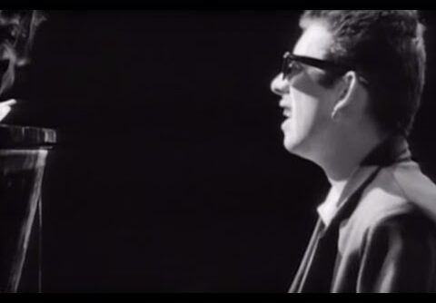 The Pogues -  Fairytale Of New York (Official Video)