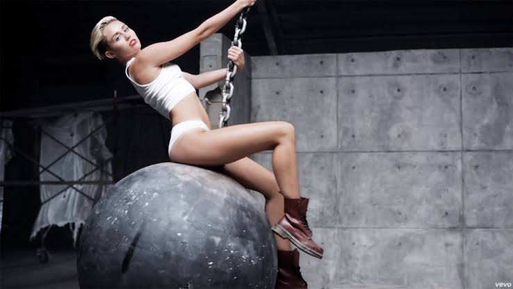 DOWNLOAD AUDIO MP3: "Wrecking Ball" song by Miley Cyrus